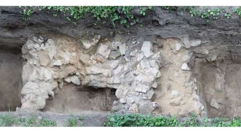 В Киево-Печерской Лавре нашли остатки уникальной стены - фото 1