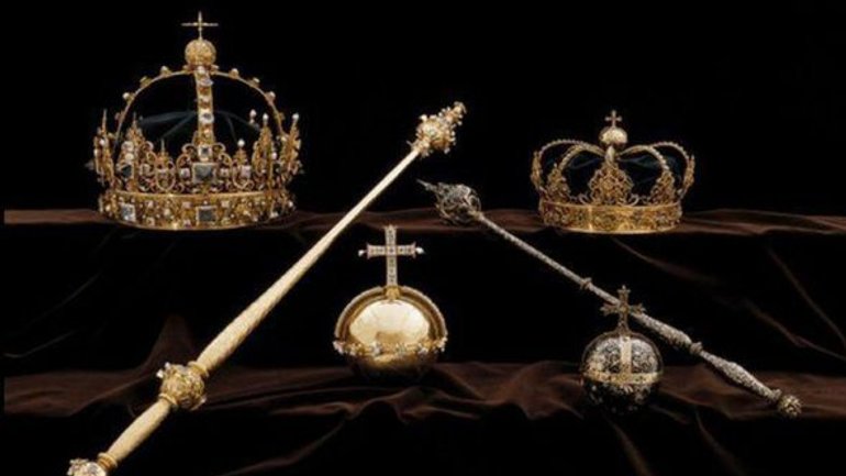 В Швеции из собора украдены короны Карла IX и его жены - фото 1