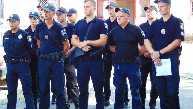 В Умань прибыли полицейские для обеспечения порядка во время празднования Рош га-Шана - фото 1