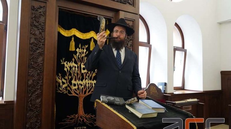 Евреи Буковины в Рош га-Шана молятся за благополучие и мир - фото 1