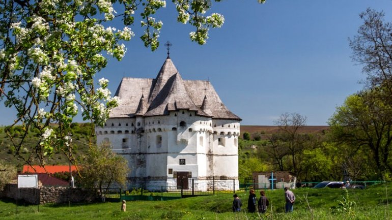 Калиостро и масоны. История самой знаменитой Покровской церкви Украины - фото 1