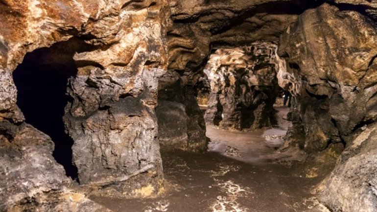 Археологи відкопали в печері на Тернопільщині фігурки трипільських богинь - фото 1