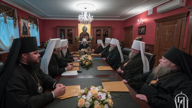 В УПЦ (МП) вирішили, що Константинополь не має права скликати у Києві Собор, - рішення Синоду - фото 1