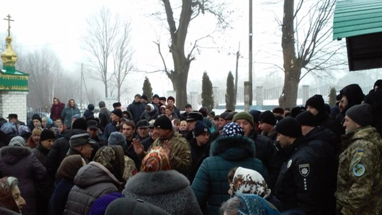 В полиции говорят, что не применяли силу в отношении священника УПЦ (МП) на Тернопольщине - фото 1