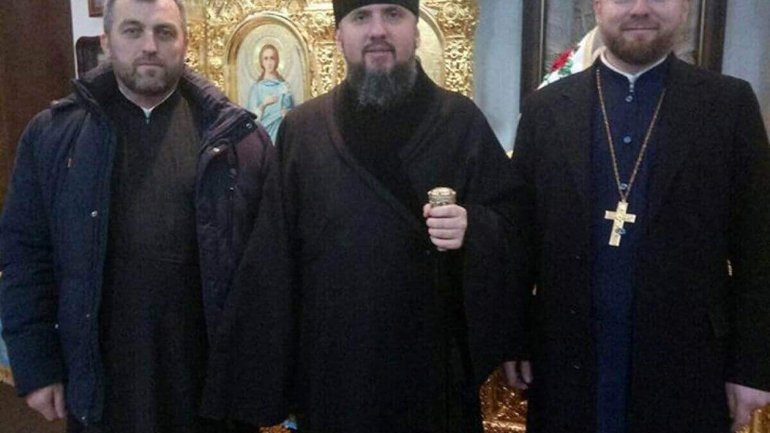 Підозрюю, що деякі наші «стоятєлі в вєрє» стоять за чемоданчики від Новінського, – отець Віктор Мартиненко - фото 1