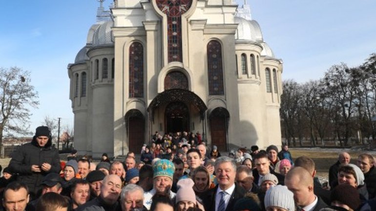 Президент на Львівщині відвідав громаду, яка перейшла до Православної Церкви України - фото 1