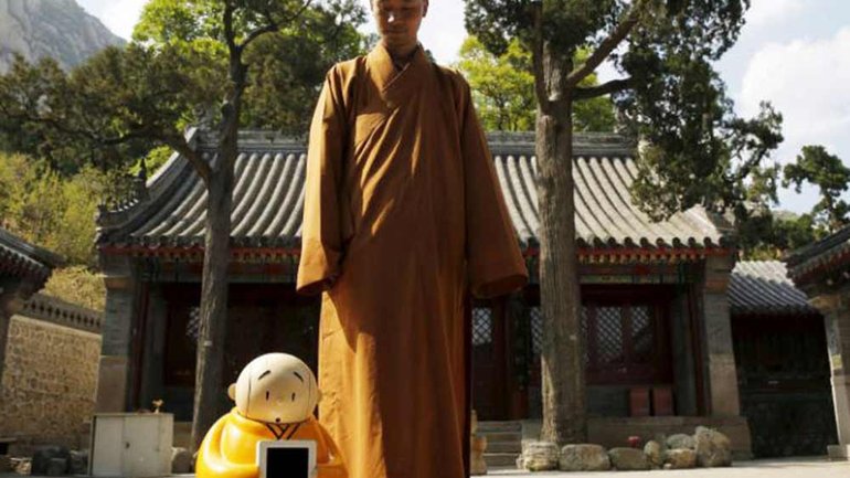 Новий глава митрополії УГКЦ у США та робот-божество у буддійському храмі міста Кіото - фото 1
