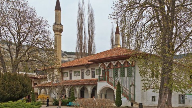 «Реставрована» окупантами сучасною плиткою Ханська мечеть 1533 року втратила свою автентичність - фото 1