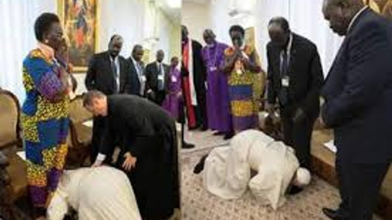 Папа всупереч протоколу поцілував ноги лідерам Південного Судану заради миру - фото 1