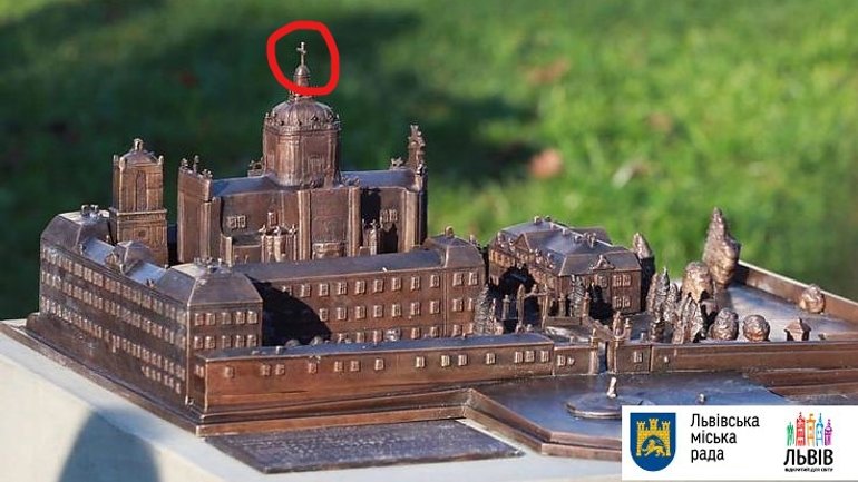 У Львові вандали понівечили бронзовий міні-макет Святоюрського комплексу - фото 1