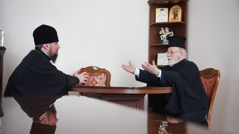 Предстоятель ПЦУ та представник Константинополя обговорили релігійну ситуацію в Україні та визнання ПЦУ - фото 1
