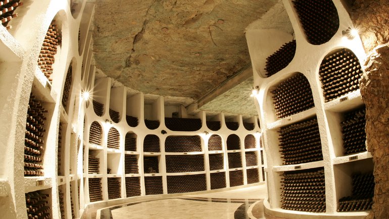 У винних підвалах Молдови відкрили підземну церкву - фото 1
