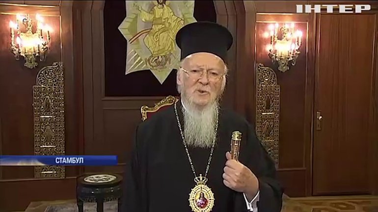 Патриарх Варфоломей подарил украинцам мощи и крест Андрея Первозванного - фото 1