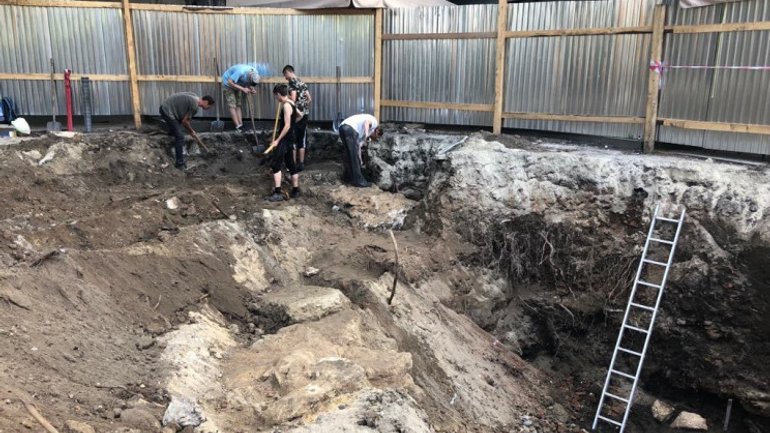 Археологи розпочали консервацію фундаментів старовинного львівського костелу - фото 1