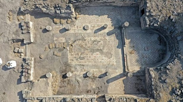 Археологи знайшли 1500-річну мозаїку, яка ілюструє біблійну оповідь про диво Ісуса Христа - фото 1