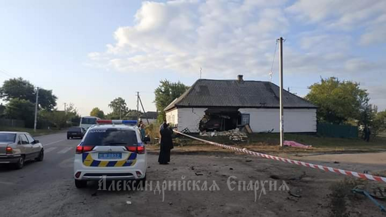 На Кіровоградщині п’яний водій протаранив стіну церкви - фото 1