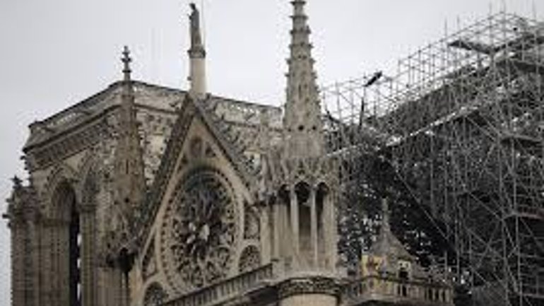 100 мільйонів євро пожертвував французький мільярдер на реставрацію собору Паризької Богоматері - фото 1