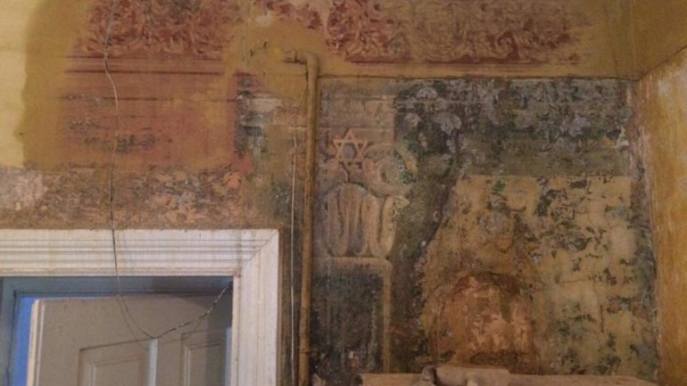 В офісі львівського музею «Територія терору» виявили давні юдейські розписи - фото 1