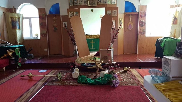 Вандали розтрощили храм УПЦ МП на Луганщині - фото 1