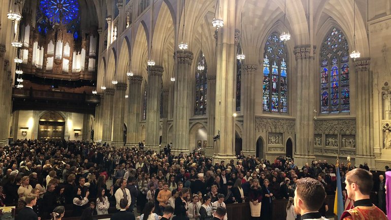 В главном католическом храме Нью-Йорка состоялся молебен по жертвам Голодомора - фото 1
