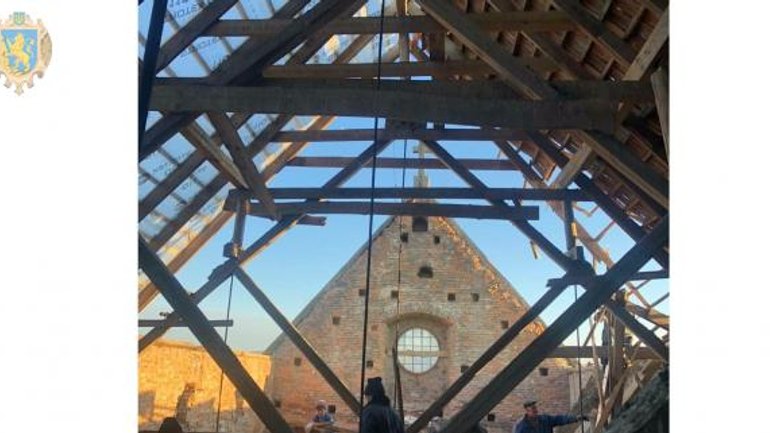 Дах колишнього костелу капуцинів в Олеську відреставрують - фото 1
