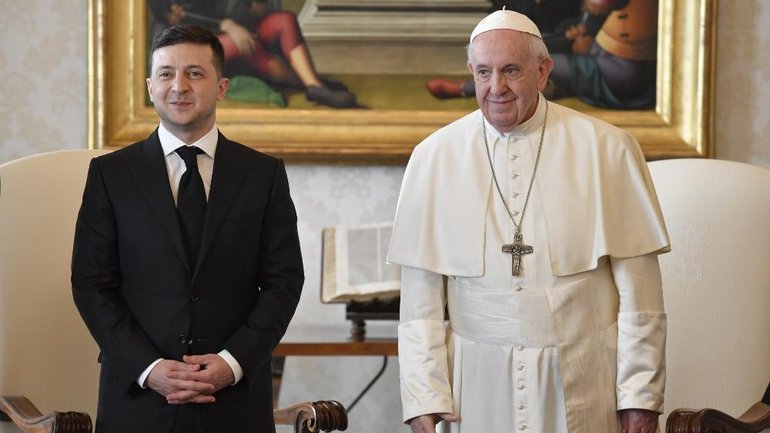 Владимир Зеленский пригласил Папу посетить Киев и восток Украины - фото 1
