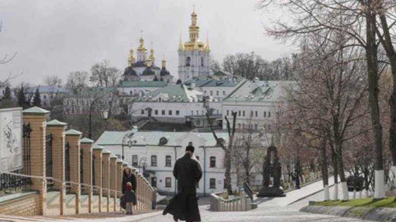 Кличко подтвердил четыре случая заражения коронавирусом в Киево-Печерской Лавре - фото 1