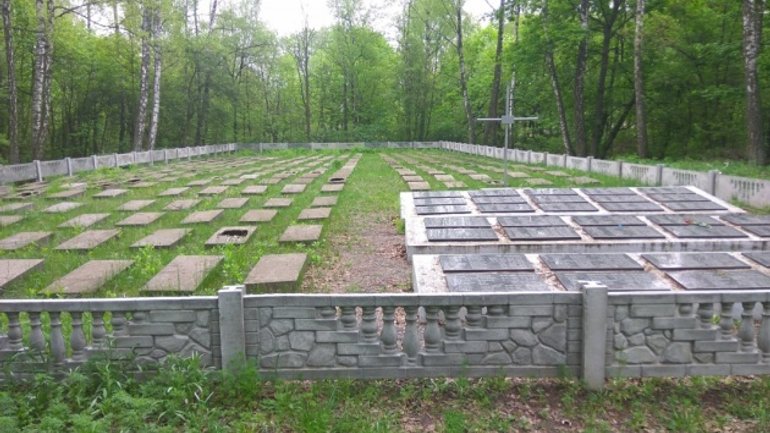 German gravestones vandalized in Chernihiv - фото 1