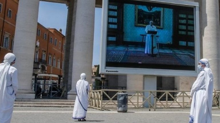 Папа вперше з часу карантину молився разом з вірянами - фото 1