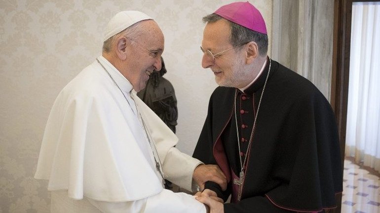 Архиєпископ Клаудіо Ґуджеротті з Папою Франциском - фото 1