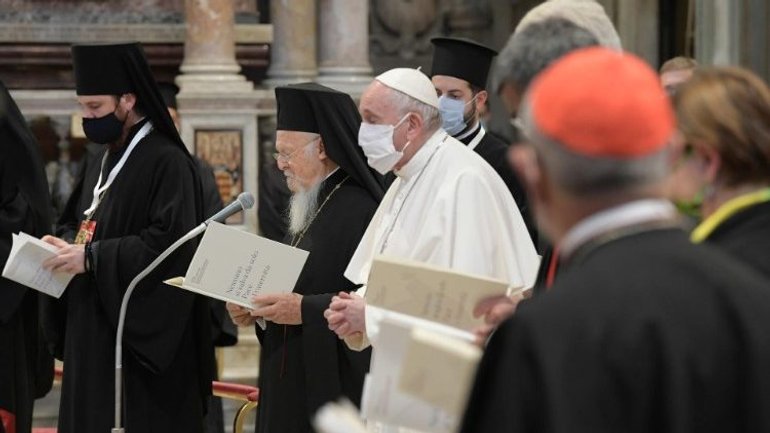 Папа Франциск, Вселенский Патриарх и мировые религиозные лидеры вместе помолились за мир - фото 1