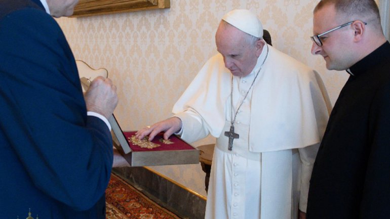 Папа Франциск поблагословив корони для Чернівецької чудотворної ікони Божої Матері - фото 1