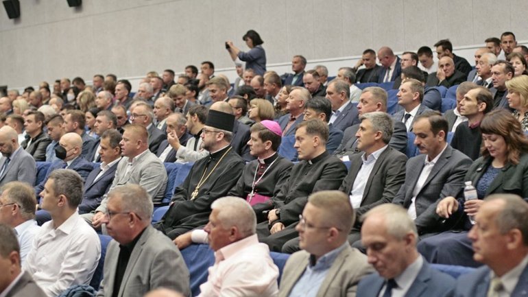 Христиане веры евангельской празднуют 100-летие своей деятельности в Украине - фото 1