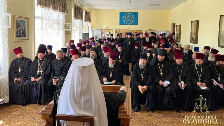 Большинство священников Сумской епархии УПЦ МП проголосовали за разрыв связей с РПЦ. «За» – 89 человек, «против» – 48 - фото 1