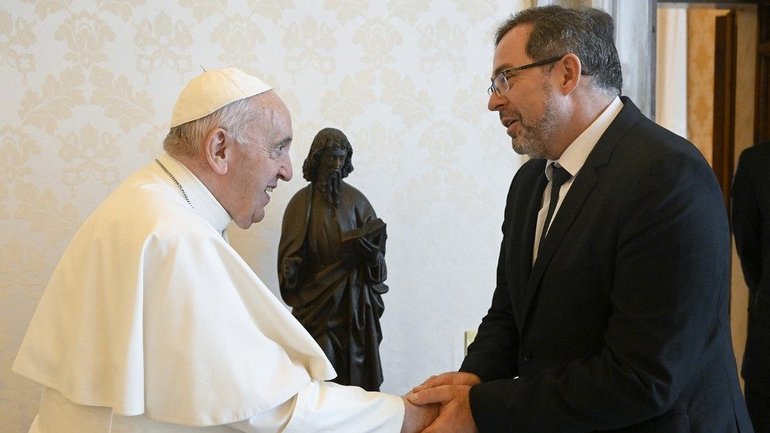 Ukraine envoy invites pope to Bucha - фото 1