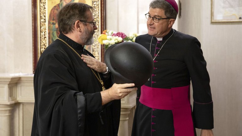 The delegation of the Catholic Bishops of France arrives in Ukraine on a solidarity visit - фото 1