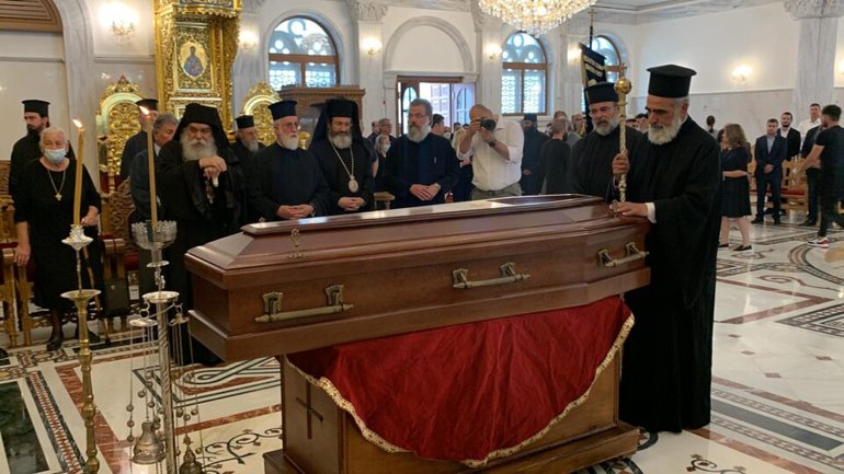 В Никосии похоронили архиепископа Кипрского Хризостома II - фото 1