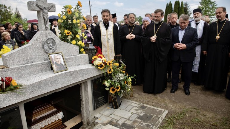 The funeral of Yuriy Shevchuk, father of the Head of the UGCC, was held in Stryi - фото 1