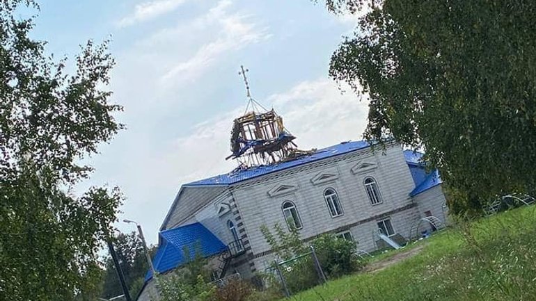 Російський снаряд влучив у храм УПЦ МП на Сумщині - фото 1