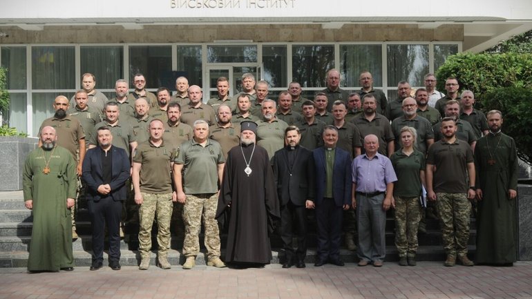 У Києві розпочався черговий курс підготовки військових капеланів - фото 1