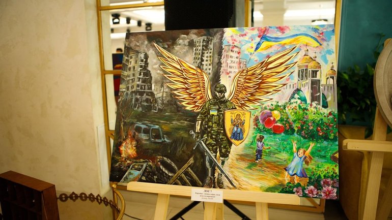 A painting by the Head of the UGCC sold for UAH 300,000 at a charity auction - фото 1