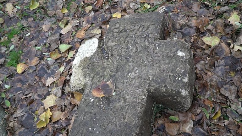 На дні Каховського водосховища знайшли унікальний артефакт – козацький поховальний хрест - фото 1