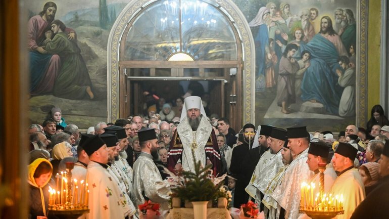 У Кременці Митрополит Епіфаній звершив молебень за перемогу України - фото 1