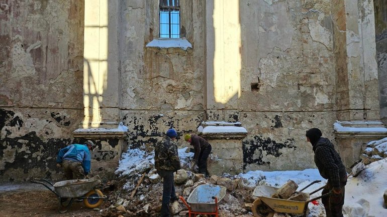 На Тернопільщині почали реставрувати старовинний костел - фото 1