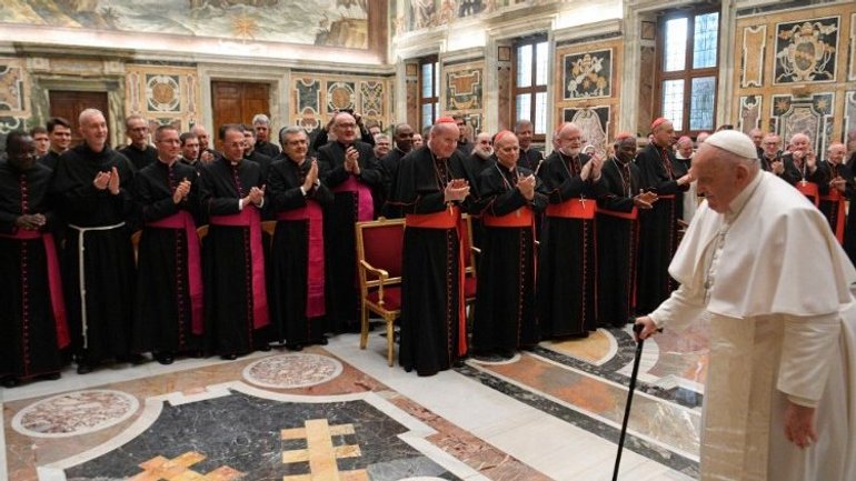 Папа еще раз пояснил суть «спонтанных благословений» - фото 1