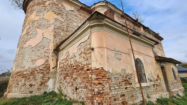 У Снятині вирішують відбудовувати, чи зруйнувати вірменську церкву 18 століття - фото 1