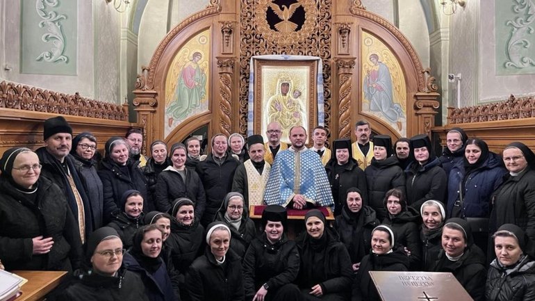 Настоятелі монастирів УГКЦ у Зарваниці помолилися за припинення війни та перемогу України - фото 1