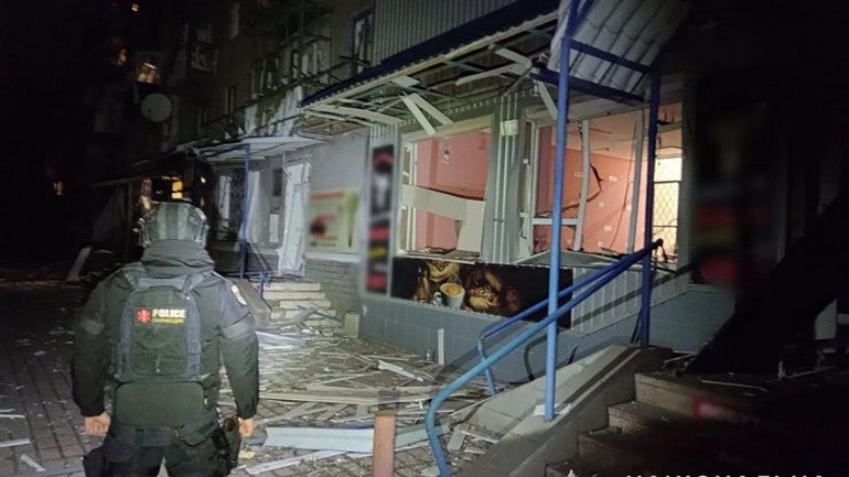 Росіяни ракетами масовано обстріляли Костянтинівку: зруйновані вокзал, храм та будинки - фото 1