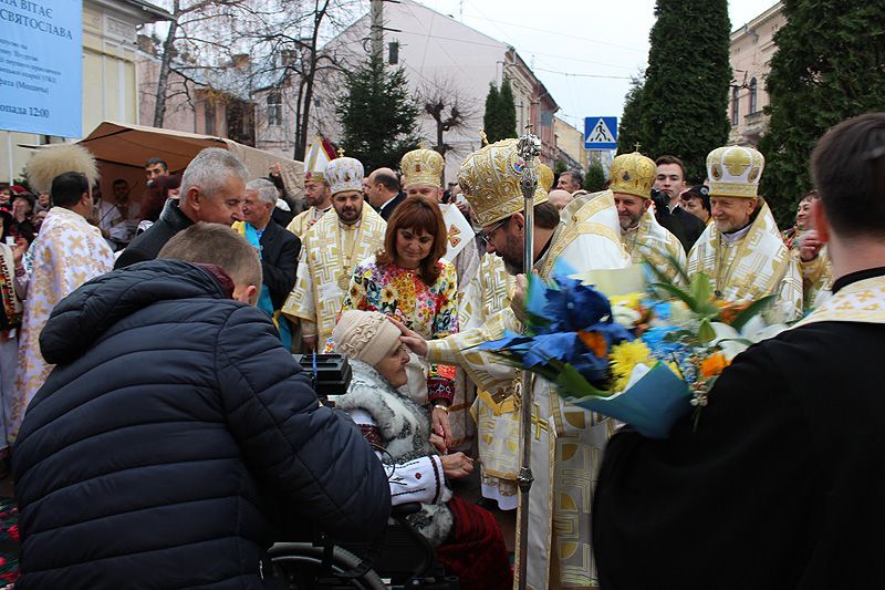 Патріарх Святослав привіз буковинським греко-католикам першого єпископа - фото 54347