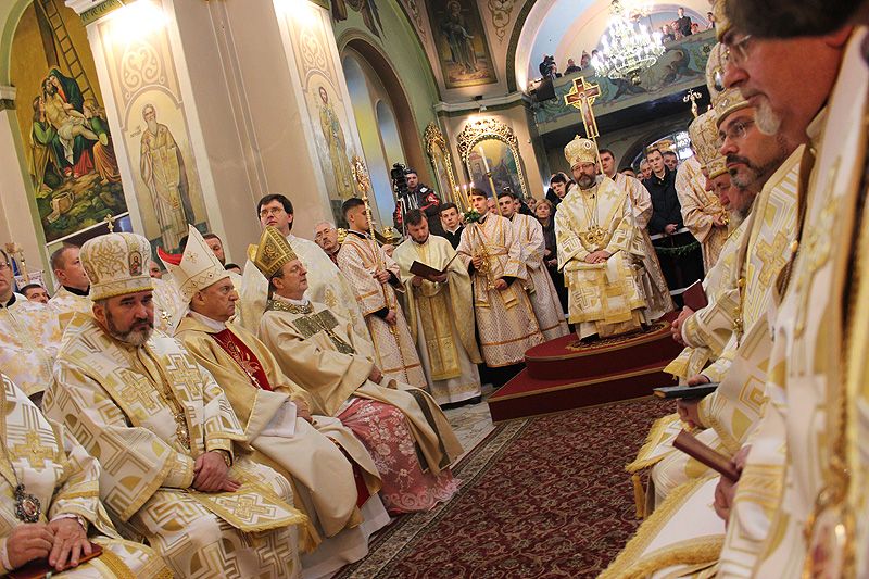 Патріарх Святослав привіз буковинським греко-католикам першого єпископа - фото 54349